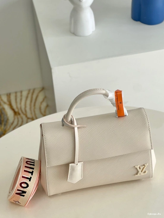 LOUIS CHANELUNY BB VUITTON 0521